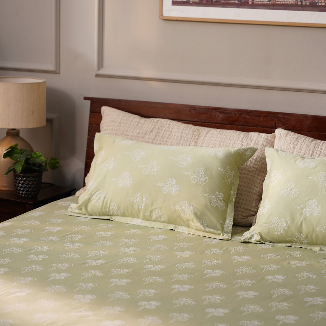 Vogue Floral Double Bedsheet (108x108) with 2 Pillow Covers