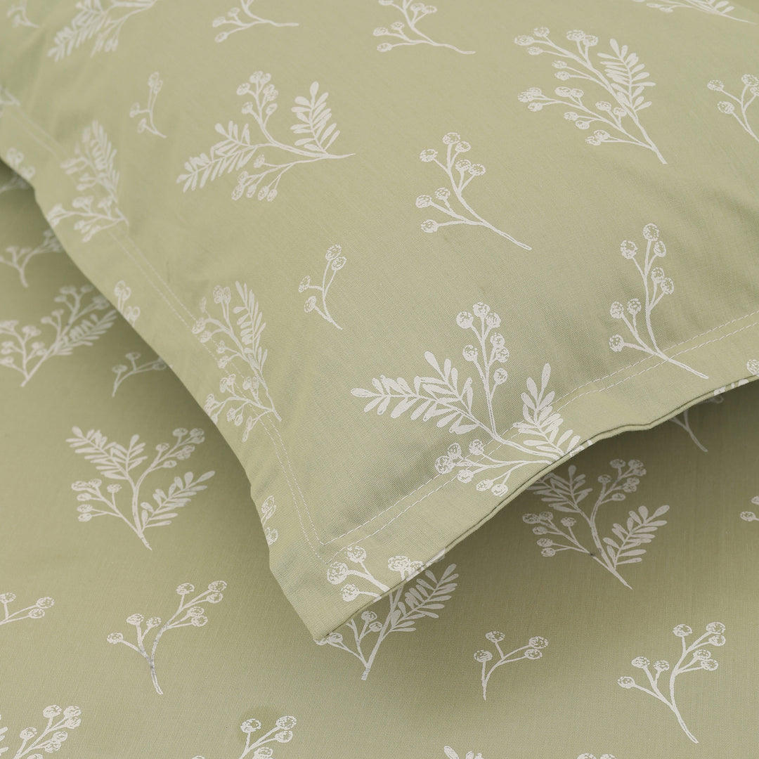 Vogue Leaves Double Bedsheet (108x108) with 2 Pillow Covers